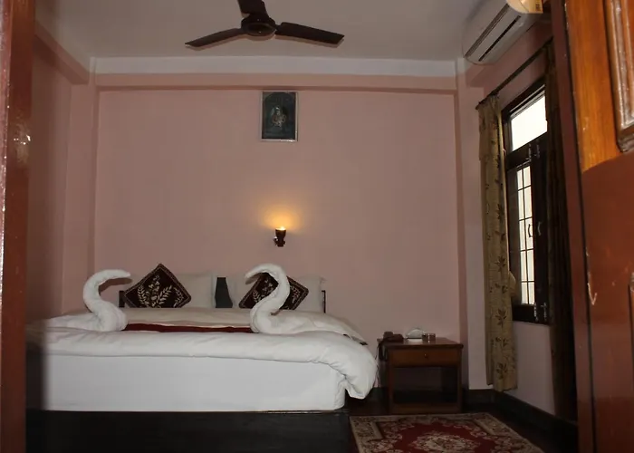 Festoon Hotel