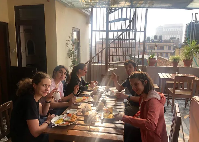 Festoon 2* Kathmandu