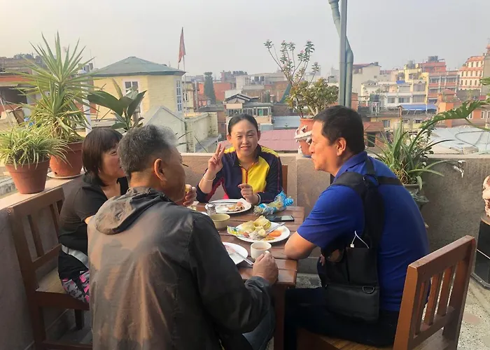 Festoon 2* Kathmandu